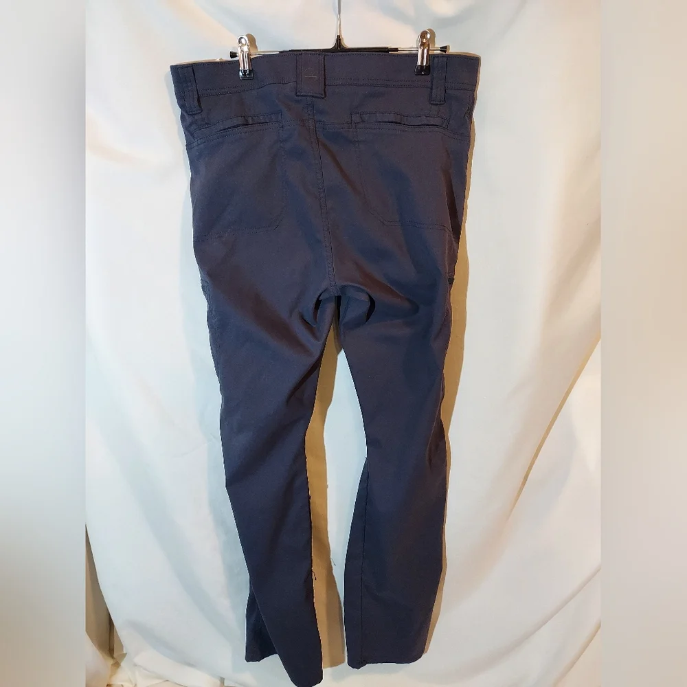 Wrangler Men's Dark Blue Comfort Waist Cargo Pants 34x32